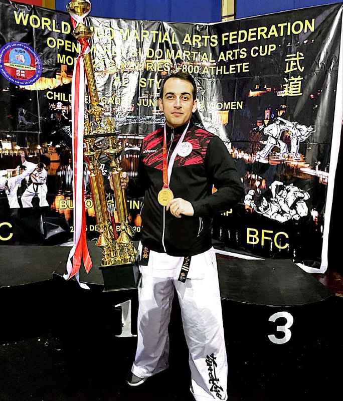 کسب مدال طلای مسابقات قهرمانی کاراته جهان توسط جناب آقای دکتر هیوا باتمانی وکیل عضو کانون وکلای دادگستری استان کرمانشاه