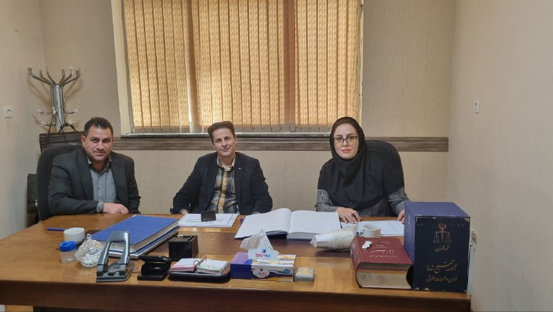 حضور ارزشمند همکاران گرامی در کمیسیون معاضدت کانون وکلای دادگستری استان کرمانشاه در محل این کانون