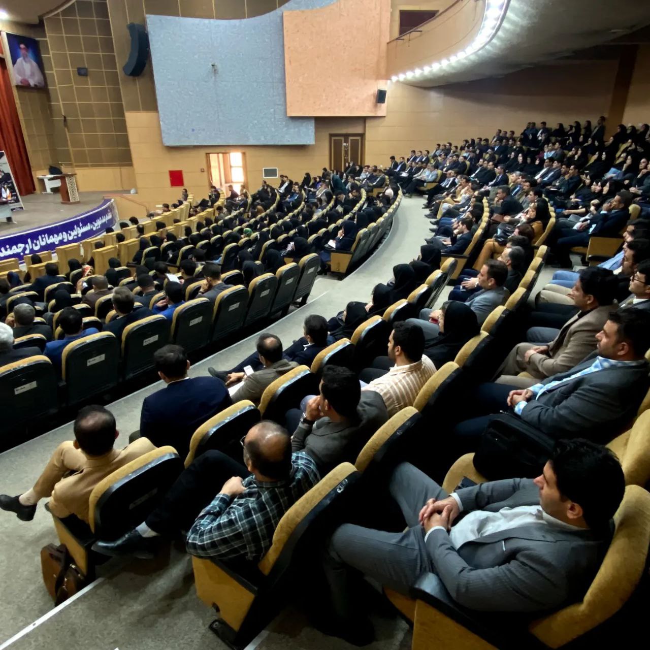 گزارش تصویری از انعکاس حضور کارآموزان محترم کانون وکلای کرمانشاه در کارگاه آموزشی ۱۴۰۳/۰۲/۲۷