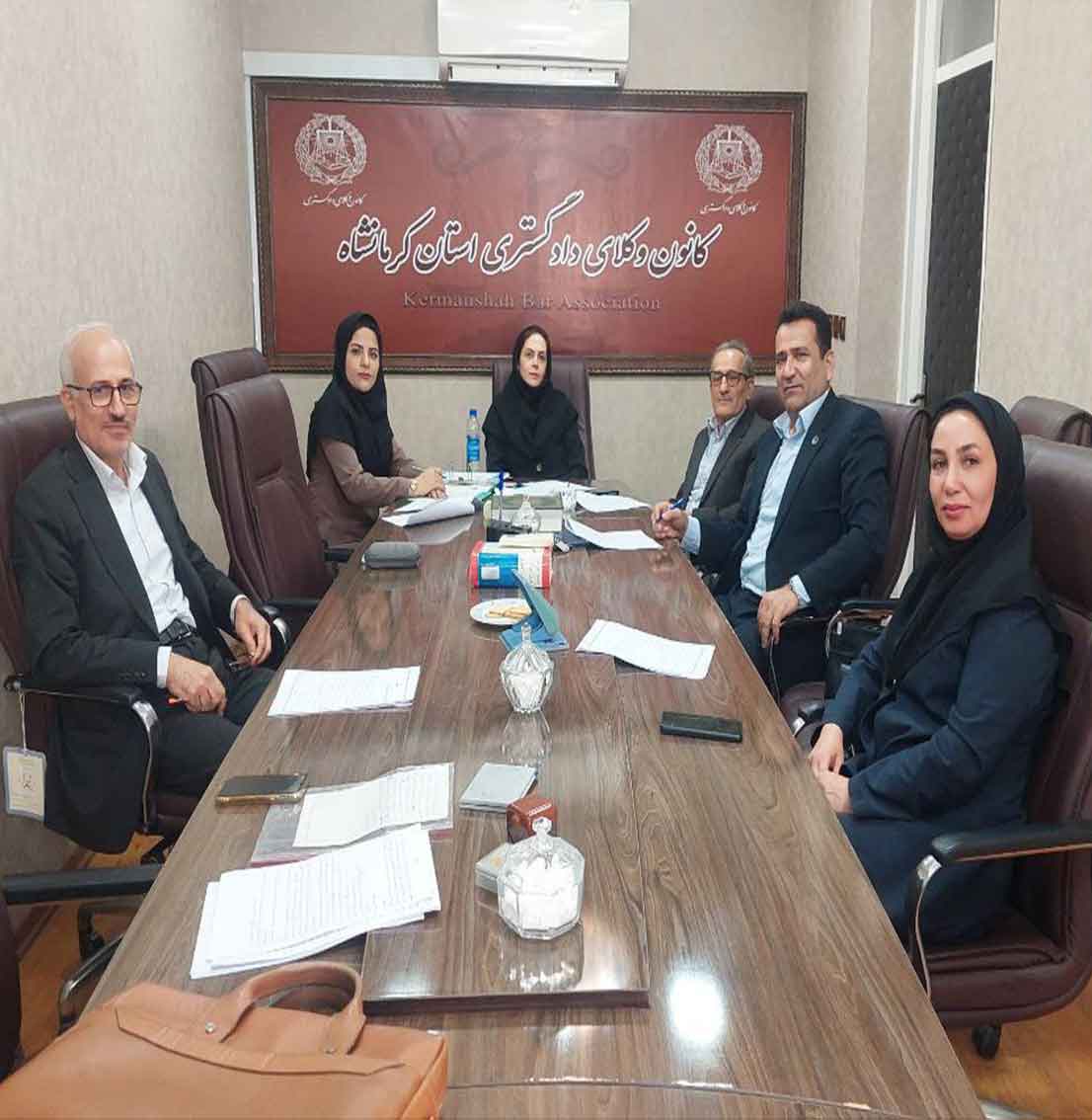 جلسه-کمیسیون-حقوقی-کانون-وکلای-دادگستری-استان-کرمانشاه-در-تاریخ-۱۴۰۴/۱/۱۷---برگزار-گردید